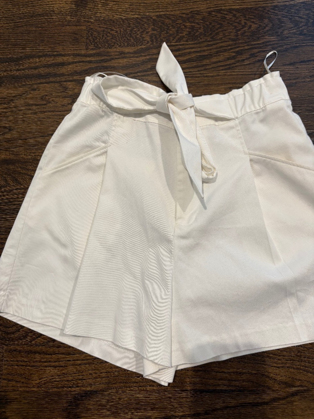 Zara White Belted shorts